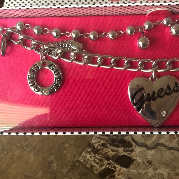 Guess Bracelet and earrings - Picture 3 of 5